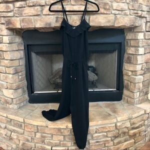 NWOT Angie Black jumpsuit, elastic waistband, adjustable straps w/ pockets.  M